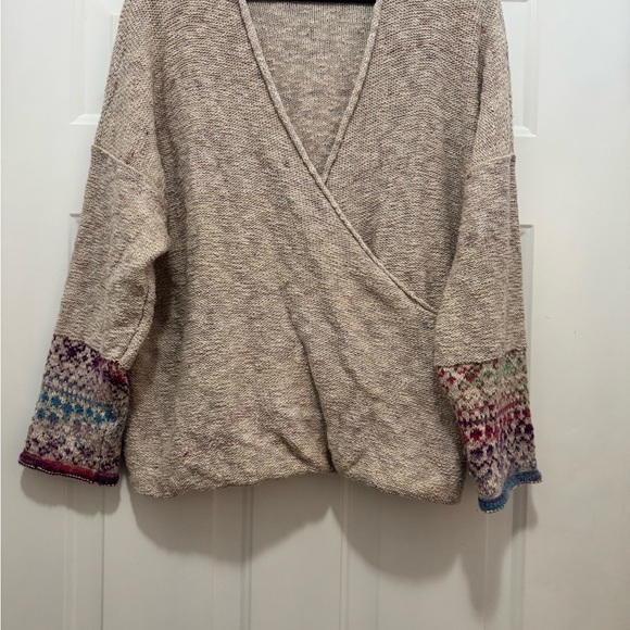 Pilcro Women's Beige Sweater with Multicolor Sleeves - Picture 2 of 7